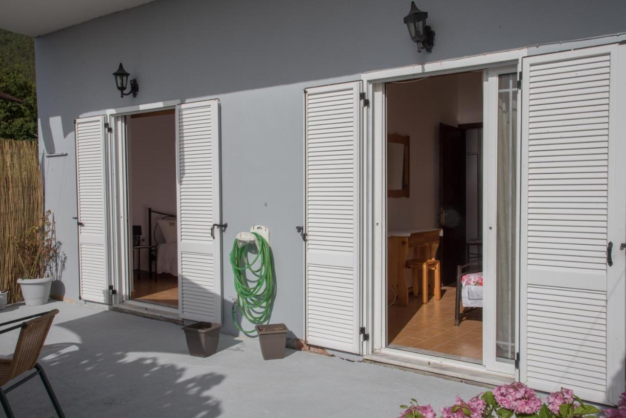 Sette Isole Countryside Apartment Athanion Exterior photo